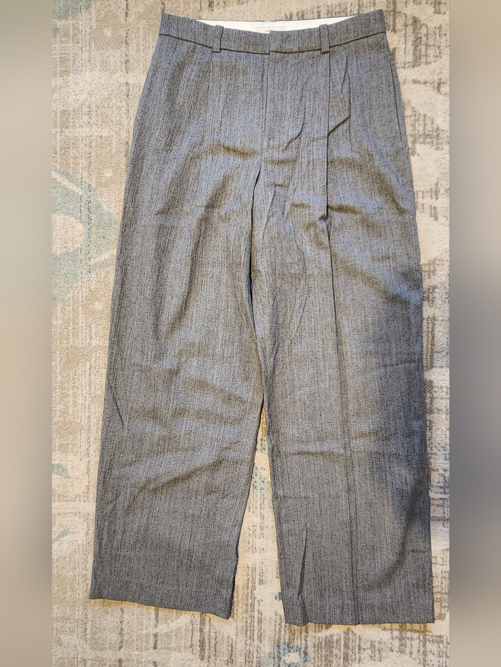 Vince Italian Wool-Blend Twill High Rise Trousers. Size 8. Like New.